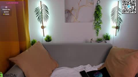 Alexis   Mon Tue Wed Thu Fri 7 GMT 0100am-0700am  online show from 11.14.25