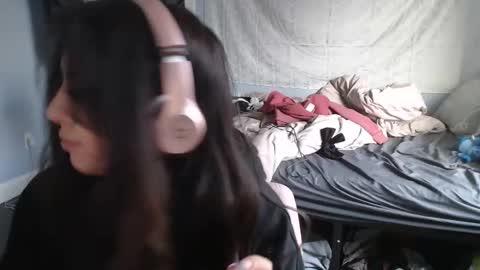 Snapshot of alexislove8 chatting on 10.28.25 alexislove8 online show from 10.28.25