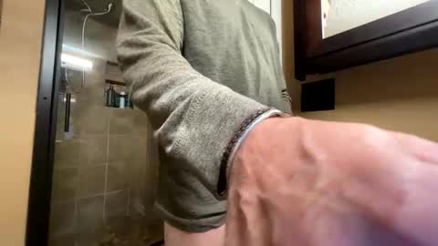 Snapshot of alexjamess100 chatting on 11.08.25 Alex online show from 11.08.25