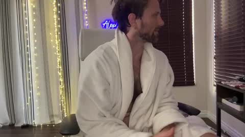 Alex Mann online show from 10.03.25