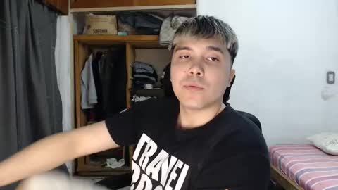 Snapshot of alexriversx chatting on 04.19.26 Alexander online show from 04.19.26