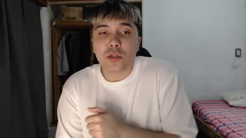 Snapshot of alexriversx chatting on 04.20.26 Alexander online show from 04.20.26