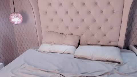 Alexsavage  online show from 02.20.25