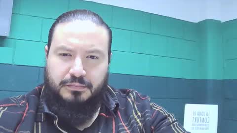 Snapshot of alextambet chatting on 12.23.24 alextambet online show from 12.23.24