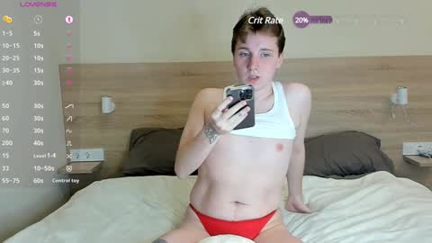 Snapshot of alexthevibe chatting on 01.05.25 Alex online show from 01.05.25