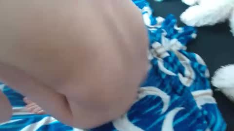 Snapshot of alexvsluisa chatting on 12.17.24 alex y luisa online show from 12.17.24