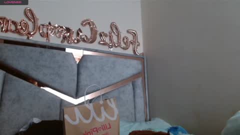 Snapshot of alexvsluisa chatting on 12.21.24 alex y luisa online show from 12.21.24