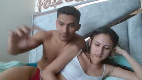 Snapshot of alexvsluisa chatting on 01.05.25 alex y luisa online show from 01.05.25