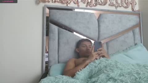 Snapshot of alexvsluisa chatting on 01.14.25 alex y luisa online show from 01.14.25