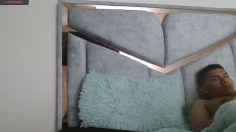 Snapshot of alexvsluisa chatting on 01.24.25 alex y luisa online show from 01.24.25