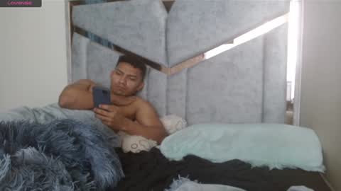 Snapshot of alexvsluisa chatting on 02.07.25 alex y luisa online show from 02.07.25