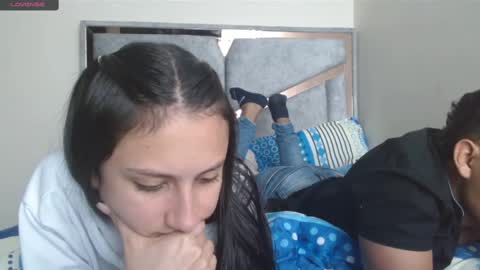 Snapshot of alexvsluisa chatting on 02.14.25 alex y luisa online show from 02.14.25