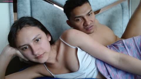 Snapshot of alexvsluisa chatting on 02.26.25 alex y luisa online show from 02.26.25