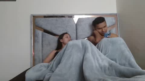 Snapshot of alexvsluisa chatting on 09.14.25 alex y luisa online show from 09.14.25