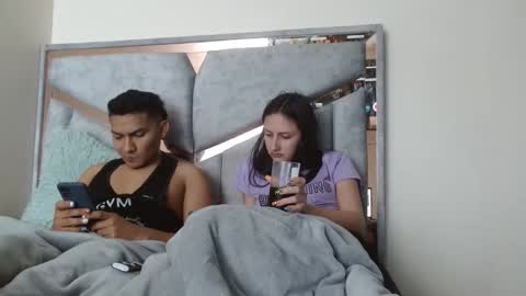 Snapshot of alexvsluisa chatting on 09.26.25 alex y luisa online show from 09.26.25