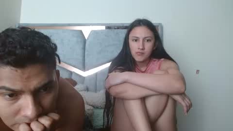 Snapshot of alexvsluisa chatting on 10.22.25 alex y luisa online show from 10.22.25