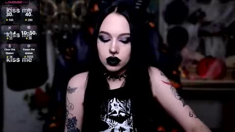 Snapshot of alexx_succubus chatting on 10.28.25 Alexx Succubus online show from 10.28.25