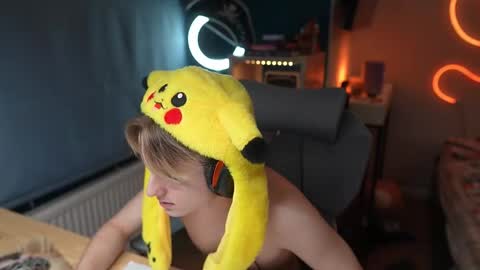 Snapshot of alexycutie chatting on 01.11.26 Alexycutie online show from 01.11.26