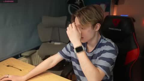 Snapshot of alexycutie chatting on 02.15.26 Alexycutie online show from 02.15.26