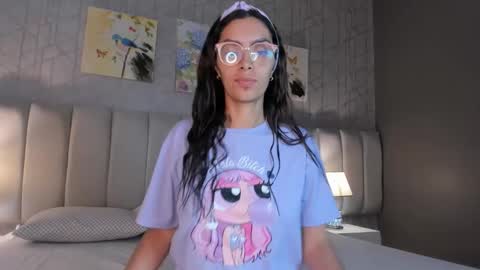 Snapshot of alezkarain chatting on 10.31.25 AlezkaRain online show from 10.31.25