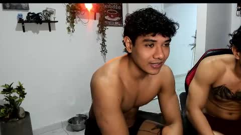 Snapshot of alfred_cantillo chatting on 05.05.26 alfred_cantillo online show from 05.05.26