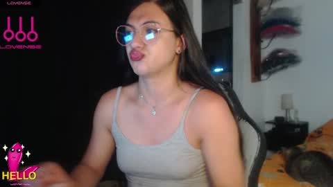 Snapshot of alguien_mas01 chatting on 07.10.26 cami online show from 07.10.26