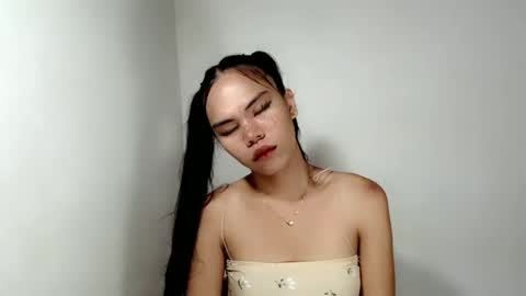 Snapshot of aliahadams chatting on 11.06.25 ALIAH online show from 11.06.25