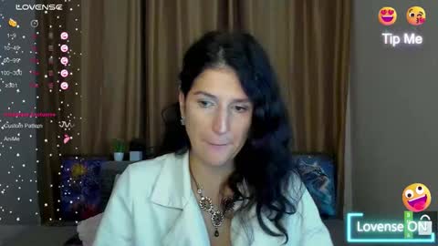 Snapshot of alianna_solo_kiss chatting on 11.01.25 Alianna online show from 11.01.25