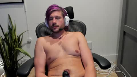 Snapshot of alibastersword chatting on 01.16.25 Luke online show from 01.16.25