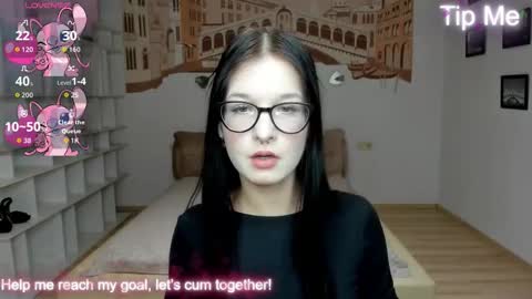 Snapshot of alicamoons chatting on 10.02.25 Alica online show from 10.02.25