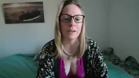 Snapshot of alice8363 chatting on 12.11.24 Alice online show from 12.11.24