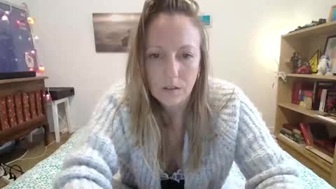 Snapshot of alice8363 chatting on 10.16.25 Alice online show from 10.16.25