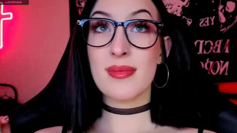 Snapshot of alice___mistress chatting on 05.22.26 Miss Alice online show from 05.22.26