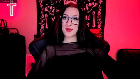 Snapshot of alice___mistress chatting on 06.13.26 Miss Alice online show from 06.13.26