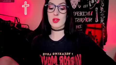 Snapshot of alice___mistress chatting on 06.27.26 Miss Alice online show from 06.27.26