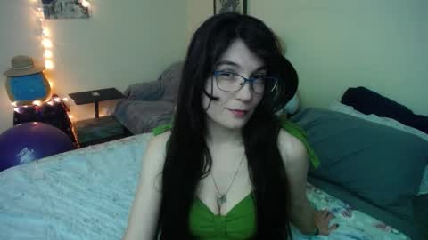 Snapshot of alice_asks chatting on 11.23.25 Alice Asks online show from 11.23.25