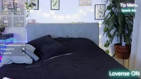 Snapshot of alice_baudelaire chatting on 12.22.24 Alicia online show from 12.22.24