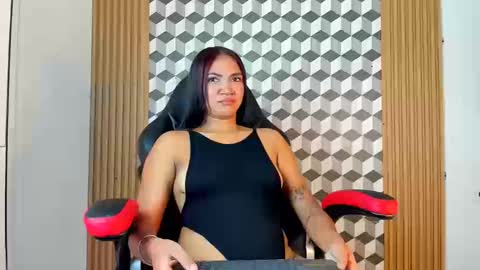 Snapshot of alice_body chatting on 09.27.25 Alice online show from 09.27.25