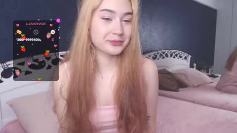 Snapshot of alice_clark13 chatting on 10.24.25 Alis online show from 10.24.25