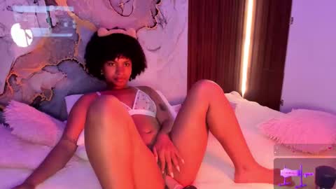 Mey online show from 10.15.25