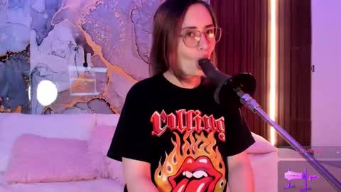 Mey online show from 10.22.25