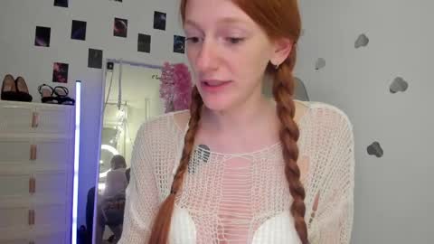 Snapshot of alice_ginger chatting on 05.19.26 Hello im Alice online show from 05.19.26