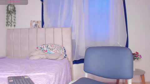 Snapshot of alice_guzman1 chatting on 11.05.25 ALICE Alice guzman online show from 11.05.25