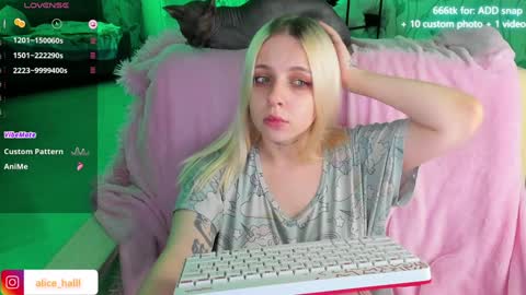 alice_halle online show from 12.10.24