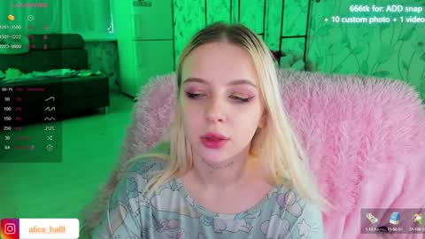 alice_halle online show from 12.14.24