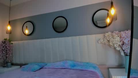 Snapshot of alice_lodge chatting on 11.04.25 alice_lodge online show from 11.04.25