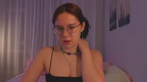 Snapshot of alice_miiiller chatting on 07.05.26 Alice online show from 07.05.26