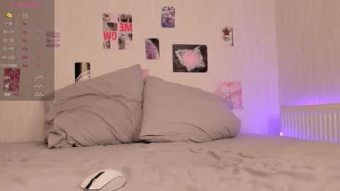 Snapshot of alice_moonshard chatting on 10.20.25 Alice online show from 10.20.25