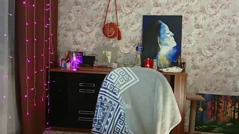 Snapshot of alice_peach chatting on 01.14.25 bigclit daddy squirt bigdildo fit online show from 01.14.25