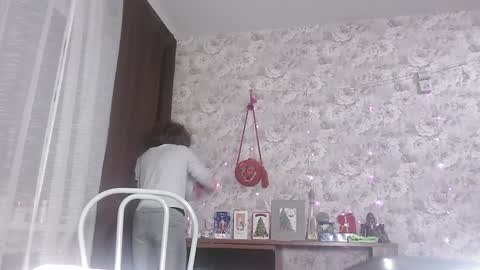 Snapshot of alice_peach chatting on 01.29.25 bigclit daddy squirt bigdildo fit online show from 01.29.25